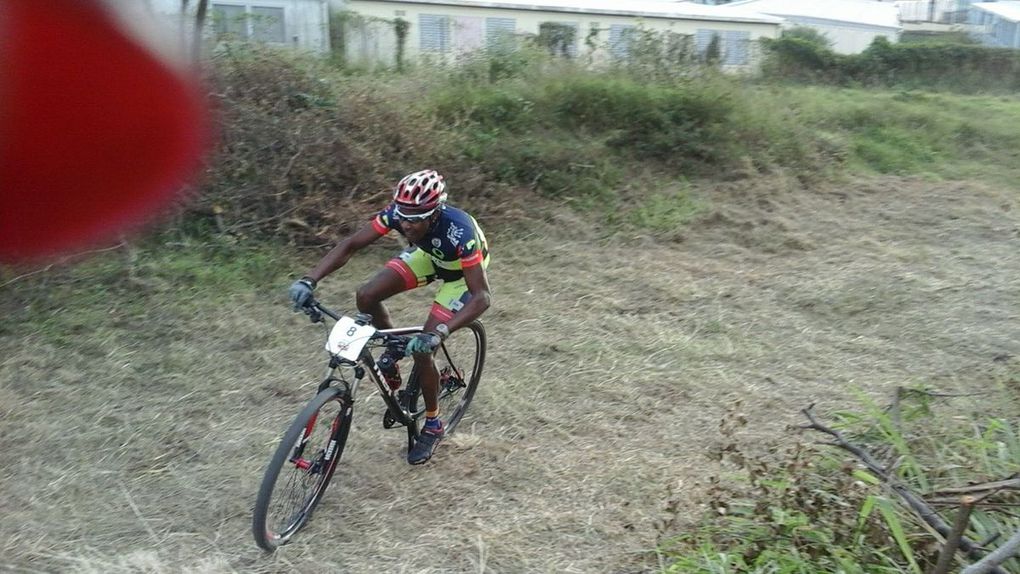 Nos athlètes sur exercice objectif coupe de france VTT à la commune de Pétit bourg