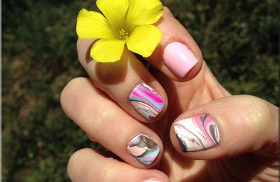 Nail Art " water marble"