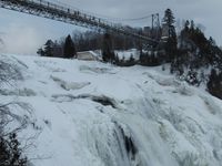 Une cascade gelée, le château de Frontenac et le Parlement - (Cliquez pour agrandir et faire défiler les vues)