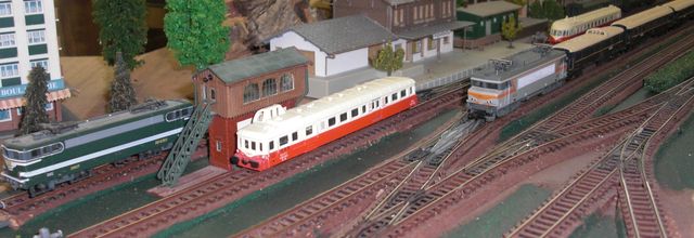 IMAGE DU JOUR 2ème du 26 07 2011 vue aerienne gare secondaire