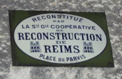 <P>Reims, cité des rois, en long, en large, en travers et en levant les yeux, surtout. </P>
<P>Parce qu'on voyage, c'est bien, mais on oublie trop souvent d'apprécier la ville dans laquelle on vit !</P>