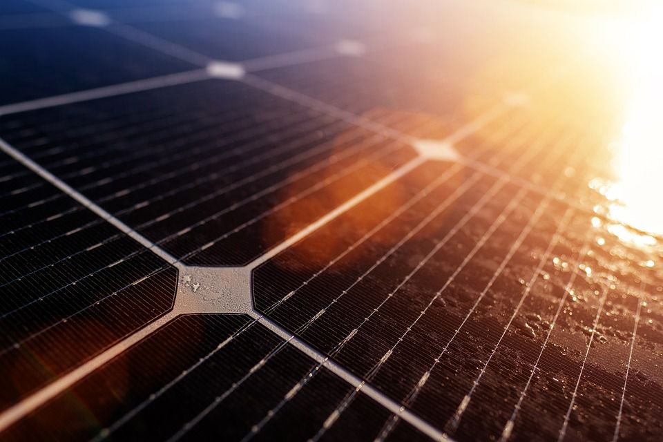 Des panneaux photovoltaïques captant l’énergie solaire