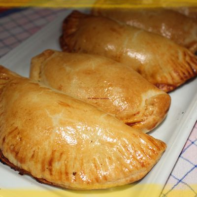 Empanadillas ou chaussons au thon, poivron et oeuf dur/recette espagnole