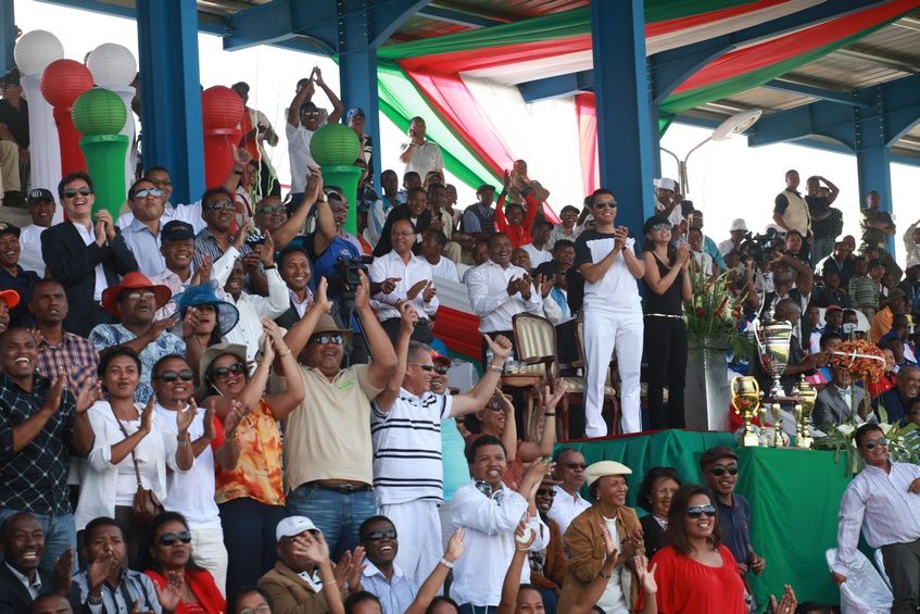 Inauguration du Kianja (Stade) Makis de Madagascar, à Andohatapenaka, par le Président Andry Rajoelina. 3ème partie. Photos: Harilala Randrianarison