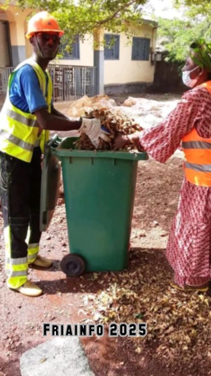 RENDRE LA VILLE DE FRIA PROPRE : L'ASSOCIATION &quot;YETEKHOLONYI&quot; EN REMET UNE COUCHE !