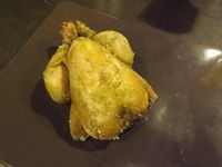 Coquelet citron, pesto en croute de sel verte