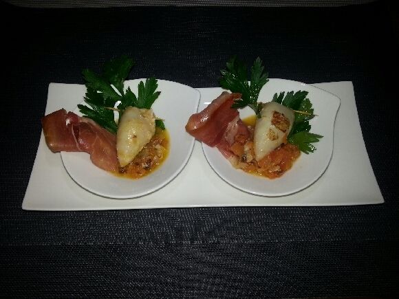Calamars farcis au jambon cru