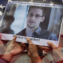 "EE.UU. debe estar de rodillas todos los días rogando que nada le ocurra a Snowden"
