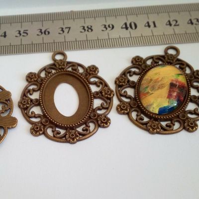 Base pendentif laiton bronze ancien fleuri ouvragé avec beliere anneau,collage cabochon oval 18x25mm,decoration cristal petites perles,fourniture bricolage mercerie,boho bobo gothique,victorien art nouveau,diy bijou femme