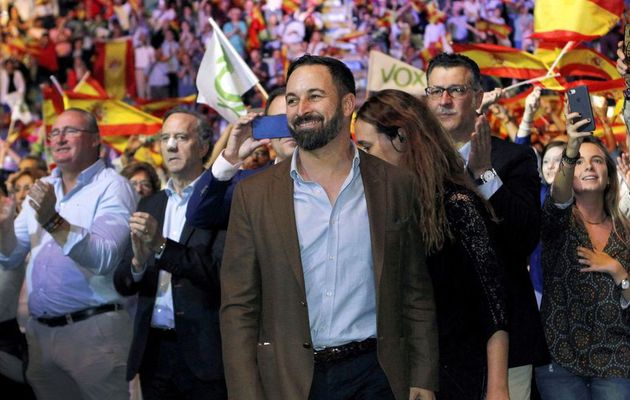 Abascal llena el Auditorio de Zaragoza: ‘VOX muy pronto inundará las urnas de toda España’