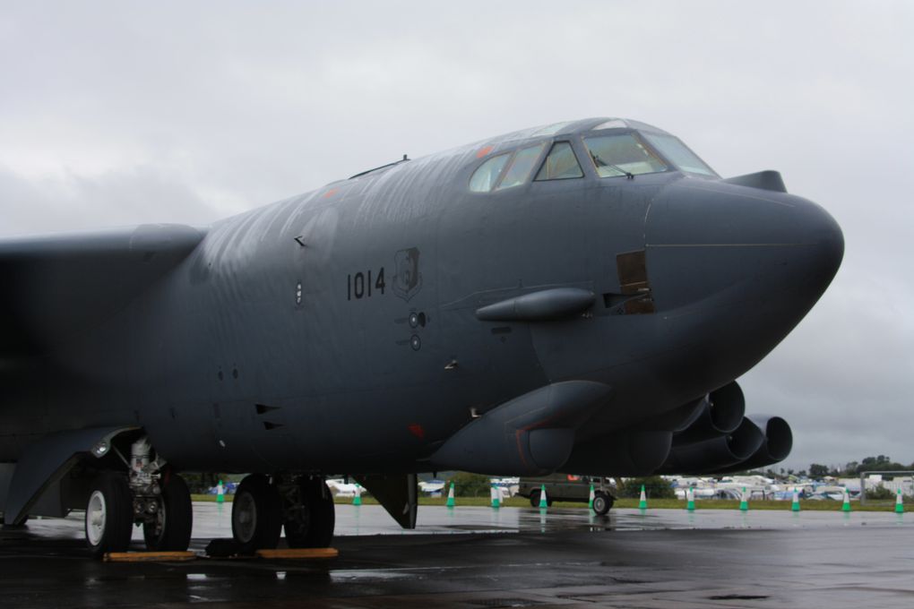 Quelques appareils au statique. Seulement des avions, les voilures tournantes feront l'objet du prochain album.