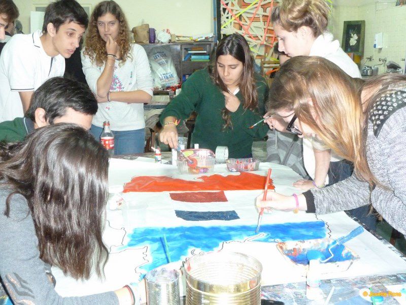 Travail en collaboration et remise des diplômes.