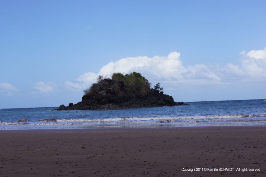 Vous visiterez sous ce dossier tous les villages et les belles plages de Mayotte