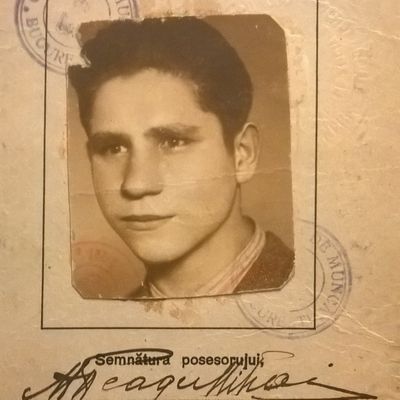 Photo , with NEAGU MIHAI , Born in 23 November 1924 in Cernauti . Photo , from Son NEAGU MIRCEA 55 Years , Born in 29 April 1963 in BUcharest , with My Addressee : NEAGU MIRCEA - Bulevardul Mihai Bravu Nr.98-106 Bloc D.16 Sc.1 Etaj 6 Ap.23 Sector 2 Of.Postal 39 Cod.-021332 Bucharest 