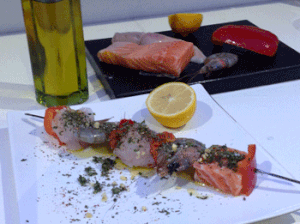 brochettes de Lotte, saumon et gambas à la plancha