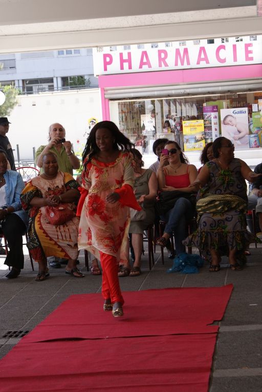 Journée d'échange et de partage : batucada itinérante, défilé de mode éthiquet repas convivial de partage au soleil!