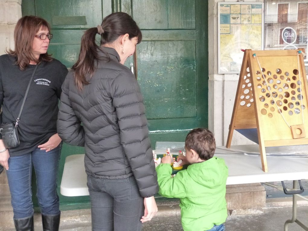 Conférences, démonstrations du LEP de Coarraze, ludothèque, mur d'expression, cinéma, P'tit Can'Arts et Tombol'Arts : quel menu!