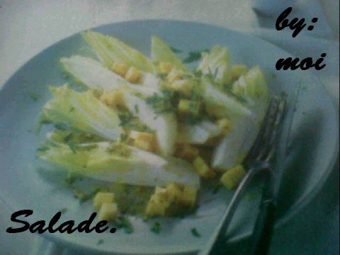 Salade d'endives au poires, pistaches et gouda