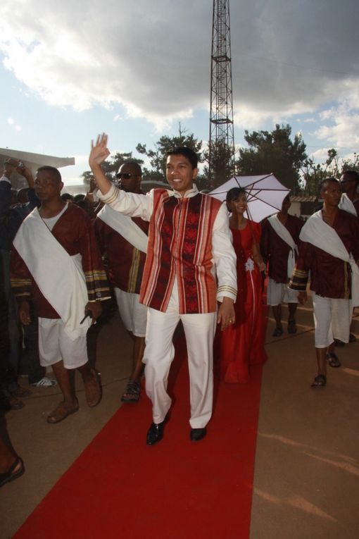 11 décembre 2010. Le Président Andry Rajoelina adresse un message aux Antananariviens, sur l'emplacement de la pierre sacrée, au stade municipal de Mahamasina. Photos : Serge R.