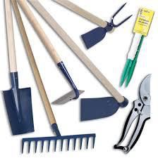 Les outils indispensables au jardinier