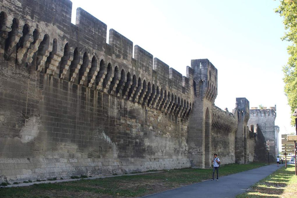 Nous partons ensuite découvrir les remparts et la ville