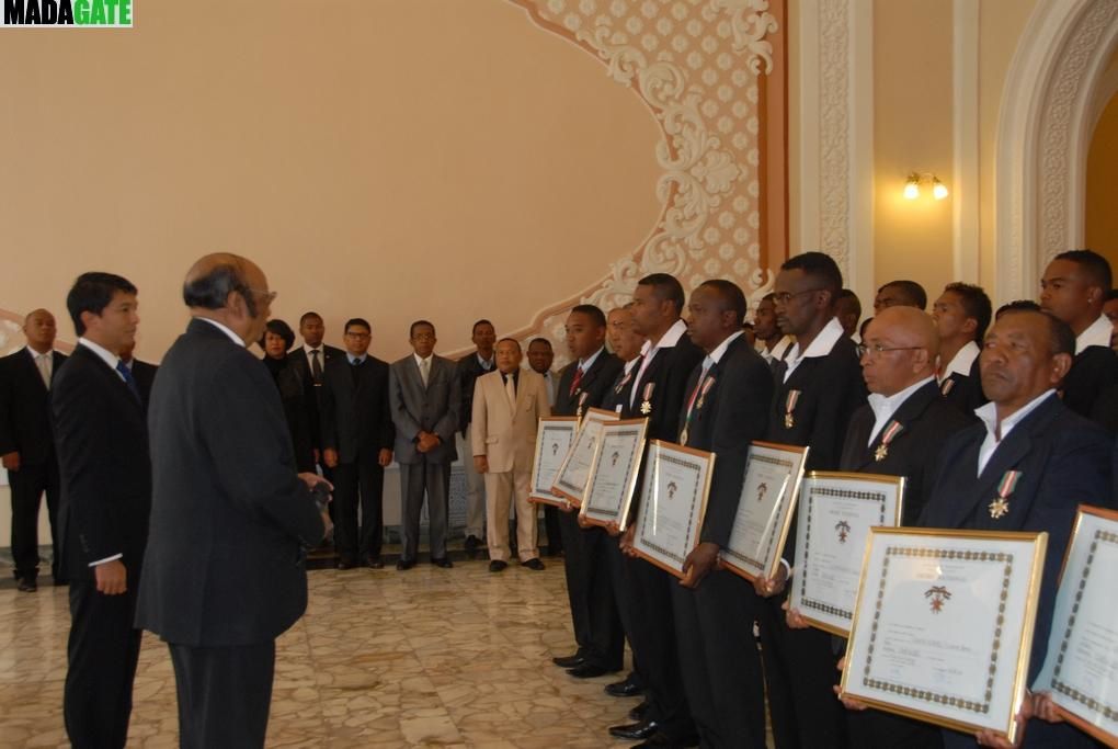 Les XV Makis de Madagascar, vainqueur de la Namibie, lors de la CAN 2012 de rugby, faits Chevaliers de l'Ordre national malagasy. Photos Harilala Randrianarison. www.madagate.com