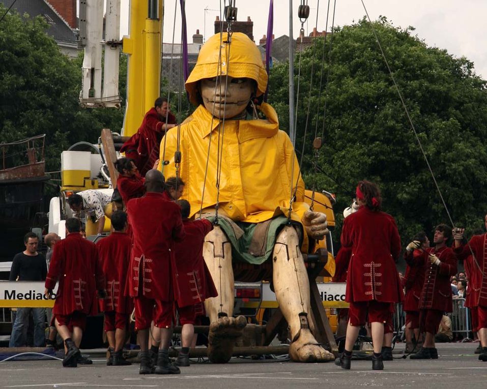 Les géants de Royal de Luxe dans les rues de Nantes 2009