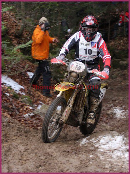 course d'enduro dans le Puy de Dôme.