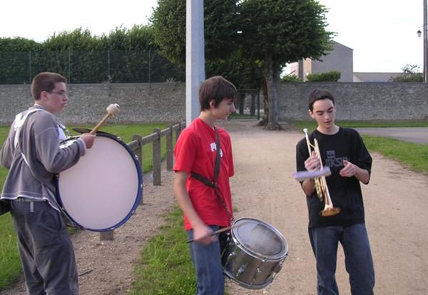 le 6 juillet 2007 nous sommes dehors pour marcher.