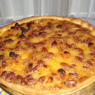 Tarte aux poires, abricots et noix de pécan