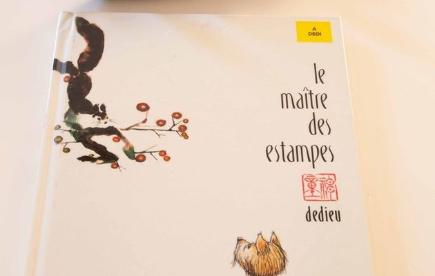 Deux albums pour les jeunes amateurs de calligraphie et d'art chinois