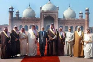 Arab Visitors in Badshahi Mosque Lahore