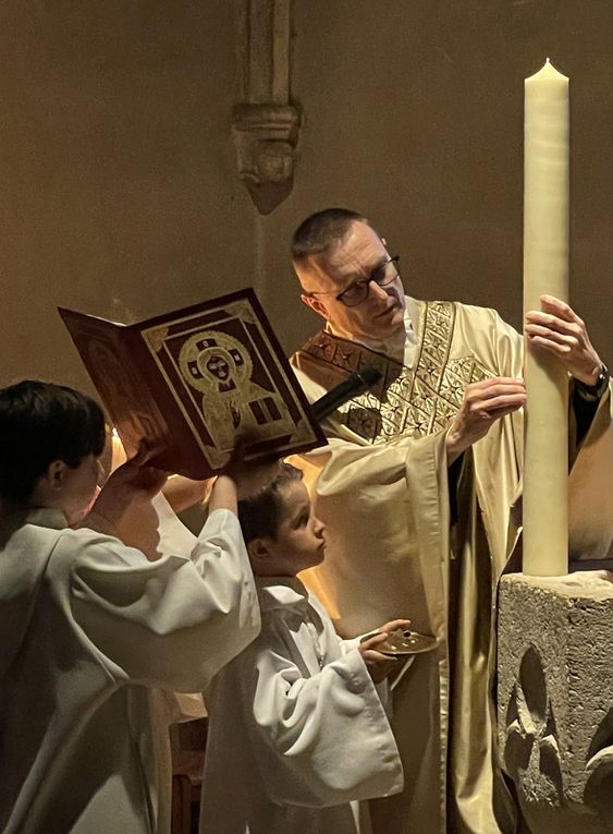 Vigile Pascale avec Baptême, Première Communion et Confirmation de Camille...