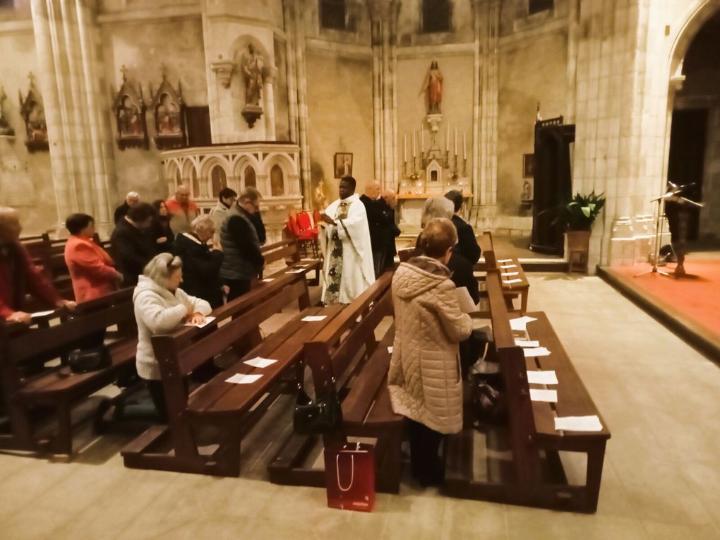 QUELQUES IMAGES DE LA SEMAINE SAINTE DANS LA PAROISSE N.D. DES COTEAUX ET DE LA PLAINE