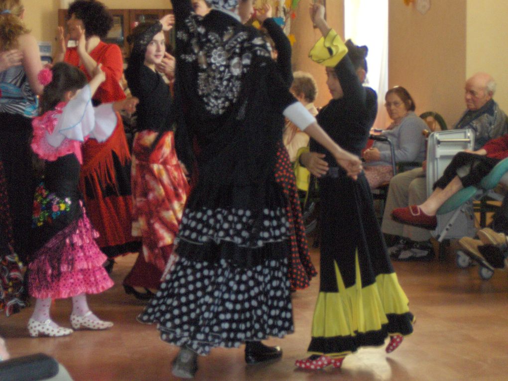 une demonstration de danses sevillanes qui a donné de la joie aux résidants de l'EHPAD Saint Joseph de Port Sainte Foy