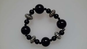 Création CarolineA: Bracelet en perles de verre noire