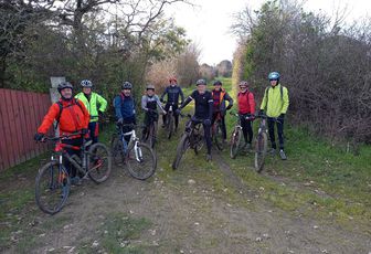 Vive le VTT . Il Véhicule Toutes et Tous