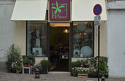 13 mai 2011 : ouverture de la boutique à Moret-sur-Loing