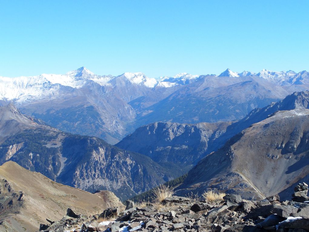 départ du Col du Granon (2413m) et montée au sommet de la Gardiole (2753m) !! superbe avec ces premieres neiges !!