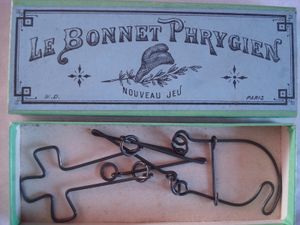l'anneau prisonnier, le bonnet phrygien