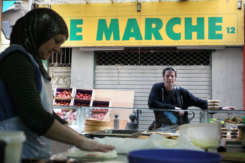 Livre: la cuisine nomade avec Yvan Cadiou et S les éditions Sophie Gramond, une cuisine de marché, de rue...