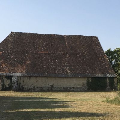 La grange aux moines, la vieille dame de Berthenay, ou pas d’EHPAD ni beaucoup ni d’espoir pour les vieilles de 720 ans