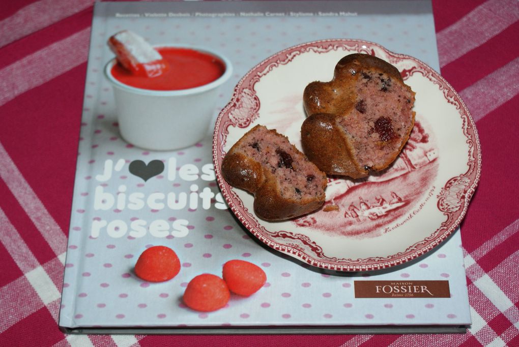 J'aime les biscuits roses .