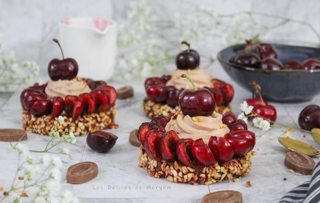 Tartelettes Cerises, chocolat et noisettes