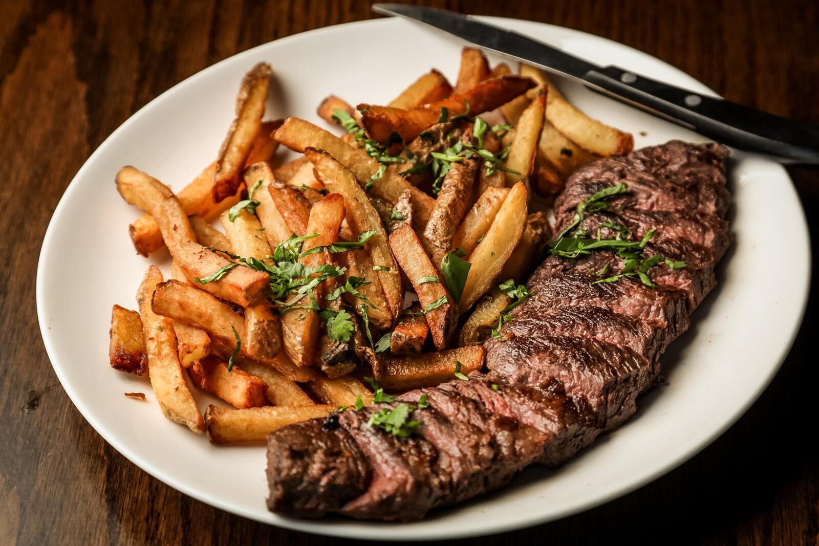 Viande de boeuf et frites