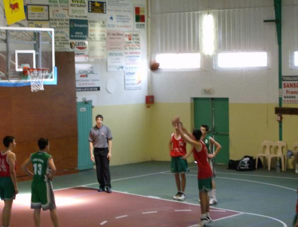 Match hyper serré, suspense insoutenable, public en folie, revivez en images la 1/2 finale des benjamines contre bizanos en 2007