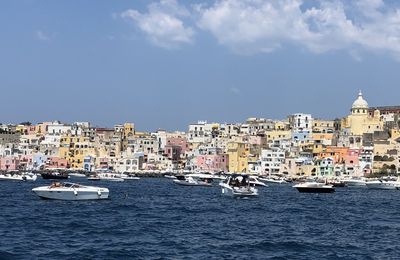 9, 10 agosto Nous procédons vers Procida