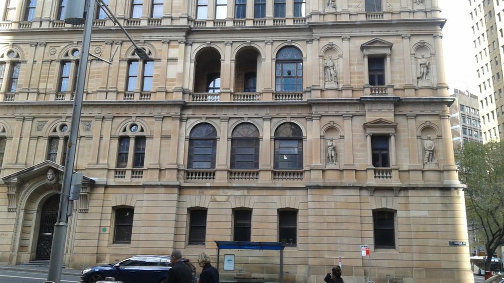 Dimanche matin, visite guidée de Sydney, de Town Hall à The Rocks !