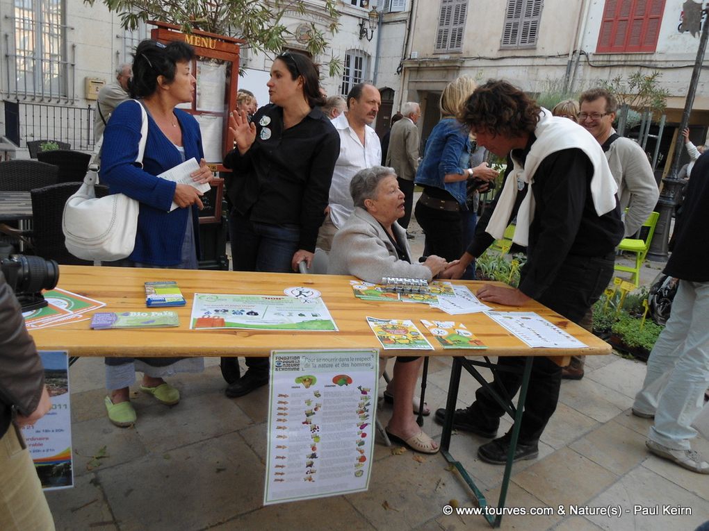 Un marché bio régulier à Brignoles ? C'était la première, le 7 octobre 2011. Rush de bio...