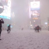 New York en état d'urgence ! La ville fait face à la pire tempête de neige de son histoire !